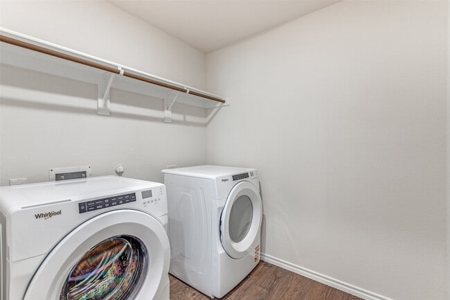 Building Photo - 1704 Basalt Ln