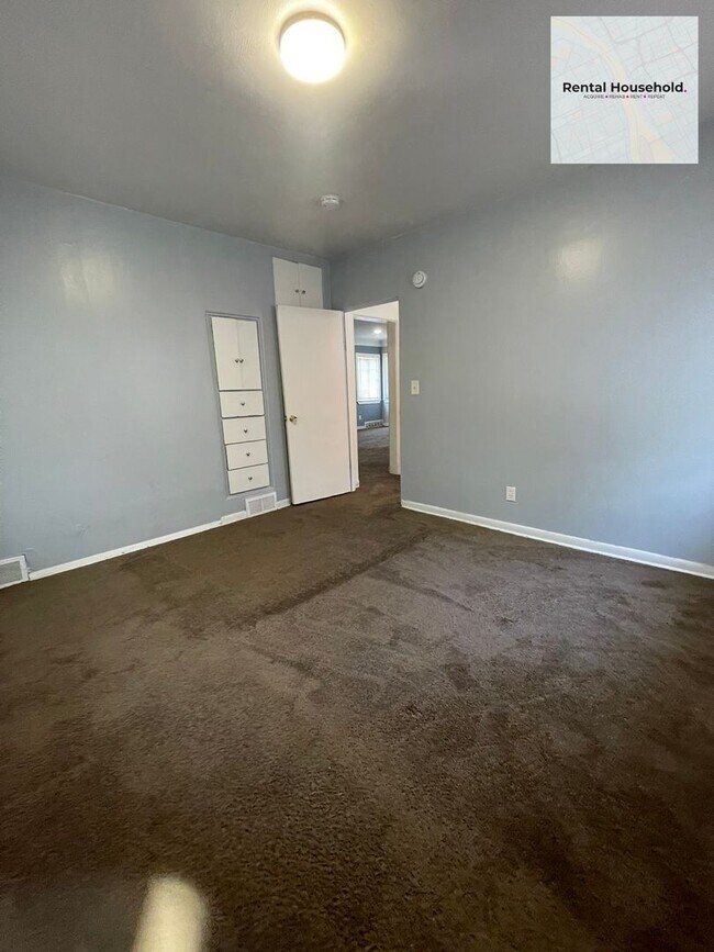 Building Photo - Stunning & Spacious 3-Bedroom Home in Warren!