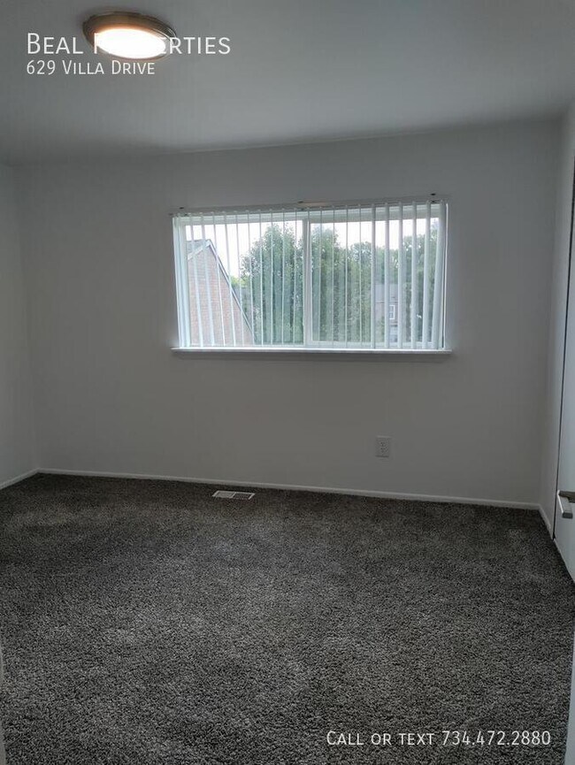 Building Photo - 629 Villa Dr