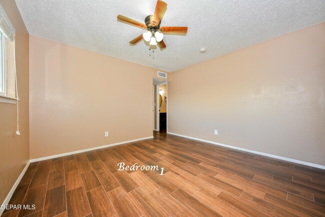 Building Photo - 10348 Darin Rd