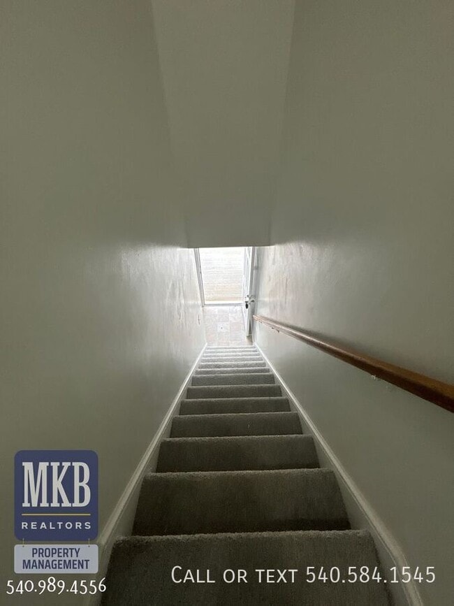 Building Photo - 1227 Ruddell Rd