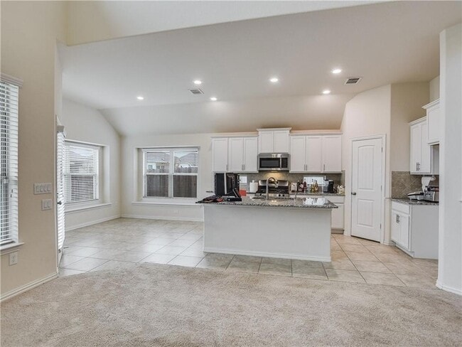 Building Photo - 500 Cardenas Ln