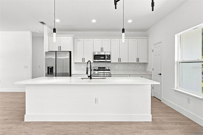 Building Photo - 143 Gondolier Pl