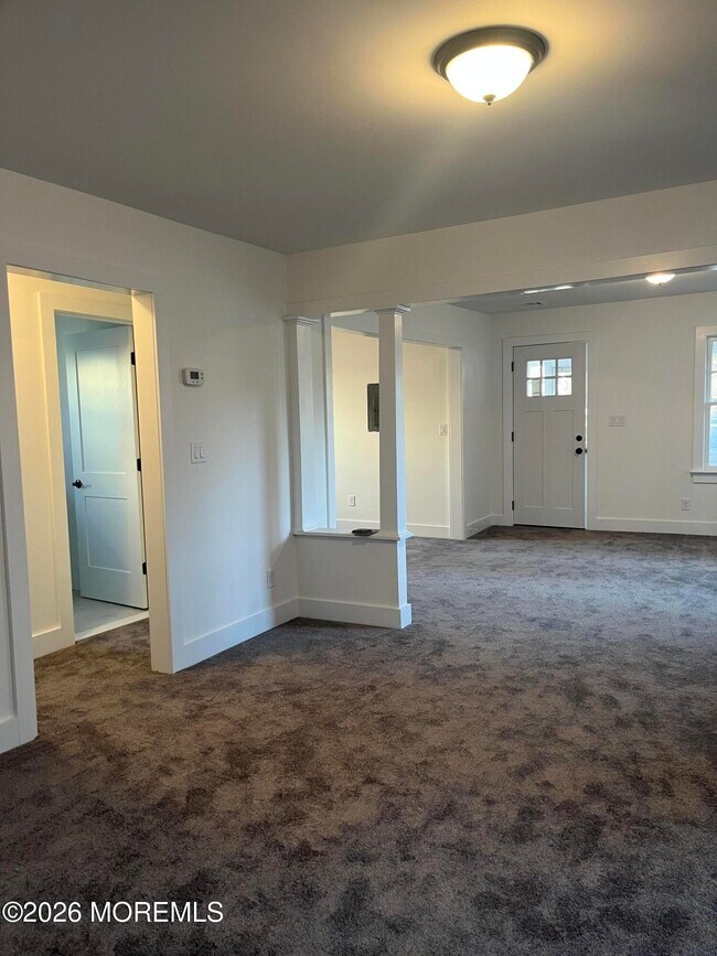 Building Photo - 17 Ward Ln