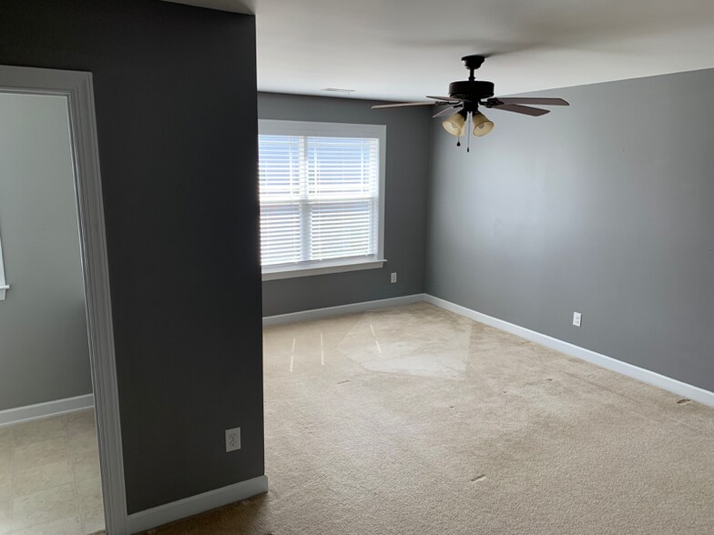 Building Photo - 1905 Fieldhouse Ave