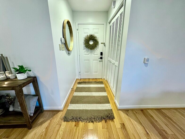 Building Photo - 1 Hillington Pl