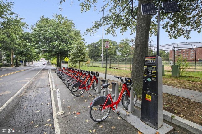 Building Photo - 416 Longfellow St NW