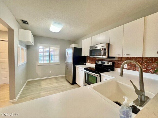 Building Photo - 7749 Jewel Ln