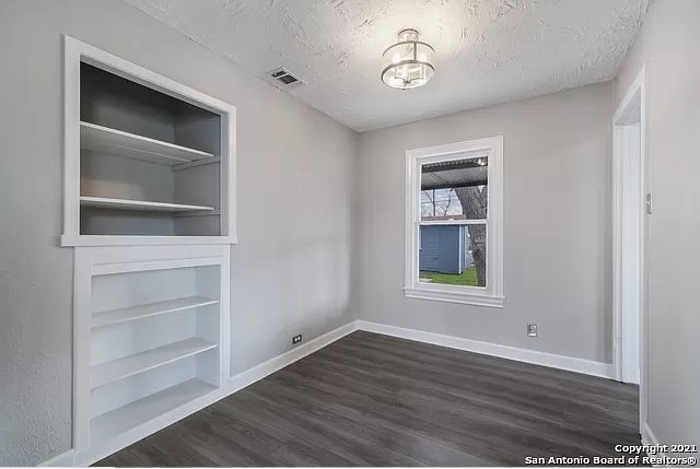 Building Photo - 1818 W Ridgewood Ct