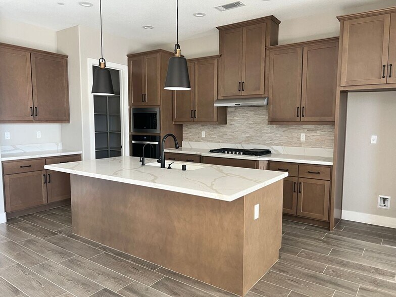Building Photo - 2557 Orinoco Pl