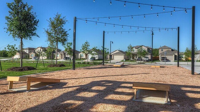 Building Photo - 490 Evergreen Sumac Lp