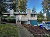 Building Photo - Spacious Duplex in Raleigh Hills! Water/Se...