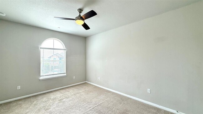 Building Photo - 1001 Zodiac Ln