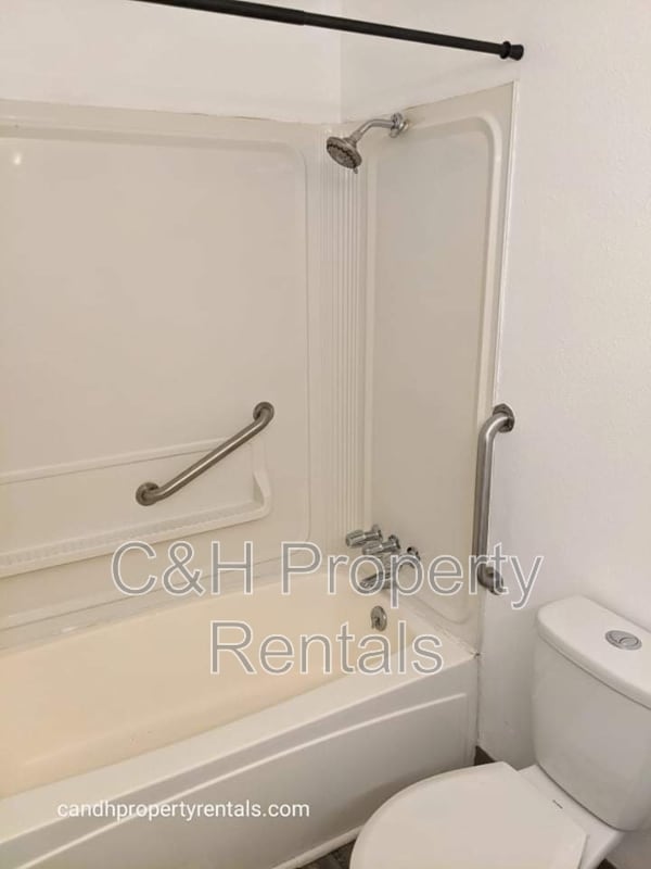 Building Photo - 1507 Elaine St