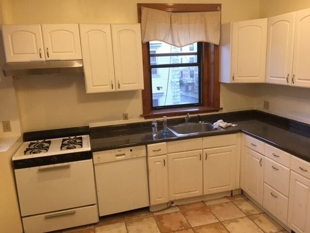 Primary Photo - 369 Centre St