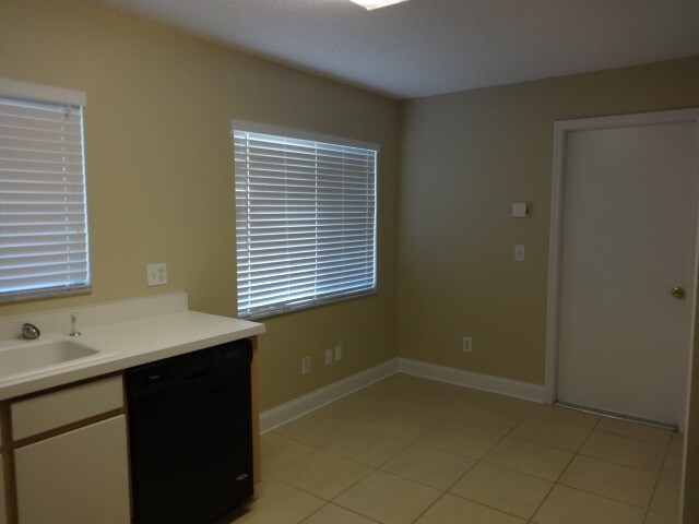 Building Photo - 12125 Buffington Ln