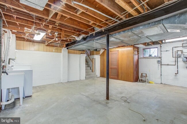 Building Photo - 8414 W Boulevard Dr