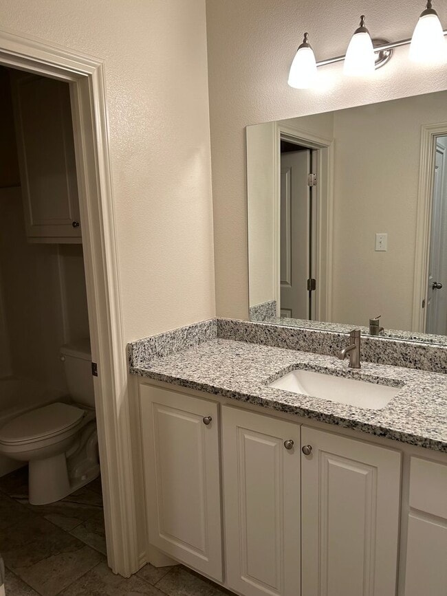 Building Photo - 9603 Iola Ave