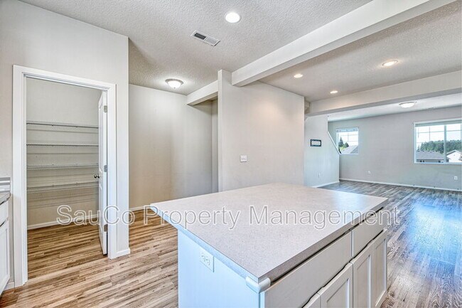 Building Photo - 17291 NW Shackelford Rd