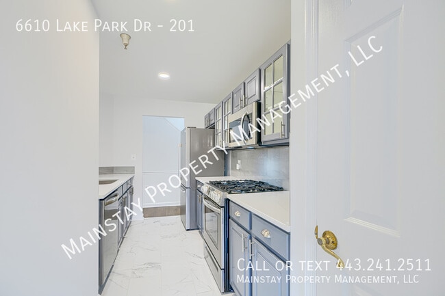 Building Photo - 6610 Lake Park Dr