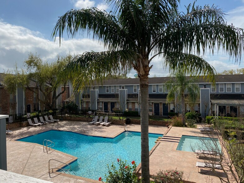 Ashford Court Apartments 12777 Ashford Point Dr Houston TX 77082