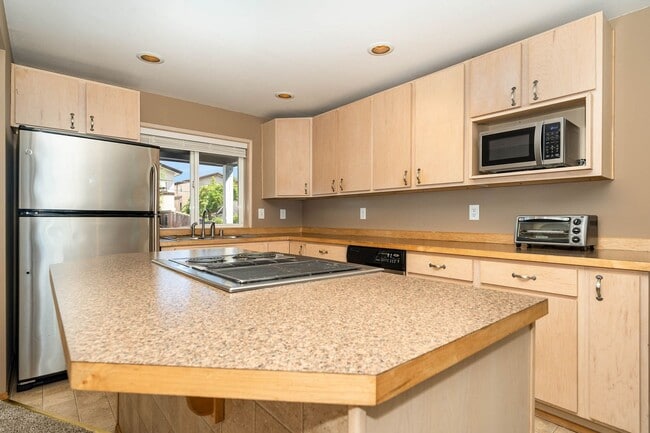 Building Photo - 3Bd/3.25Ba Seattle House