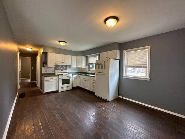 Building Photo - 1246 W 17th Ave