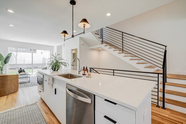 Kitchen island - 3420 S Grant St