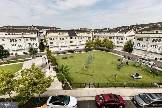 Building Photo - 3160 Yeager Dr