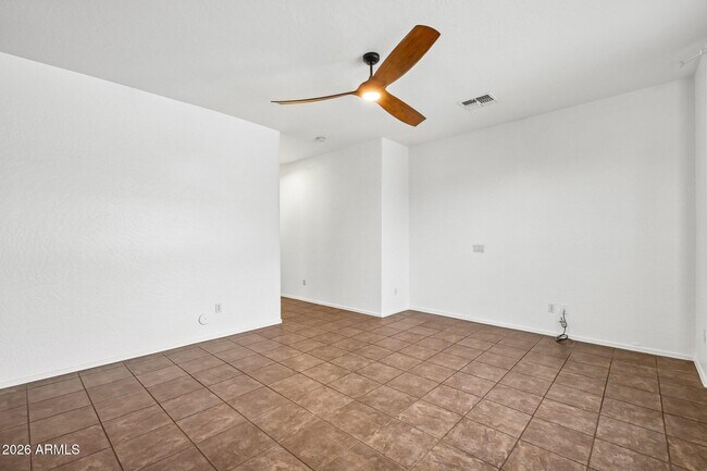 Building Photo - 2801 E Lindrick Dr