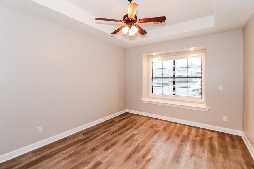 Building Photo - 1981 Rochelle Ln