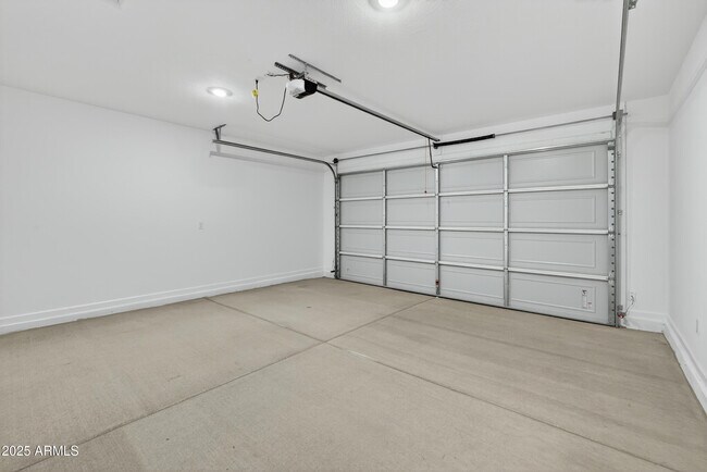 Building Photo - 2994 E Barrel Race Rd