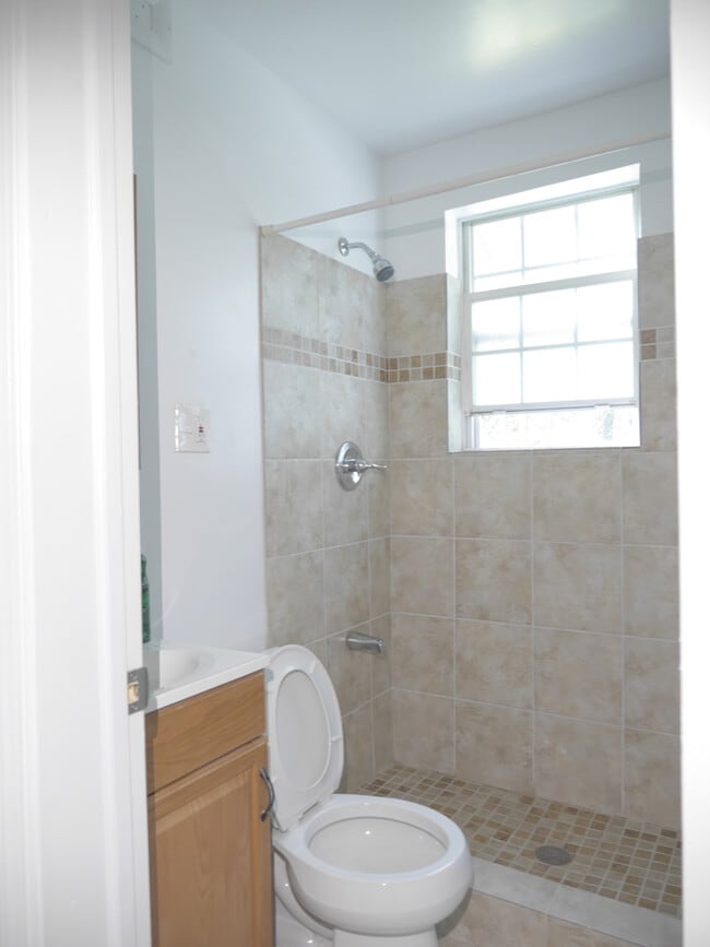 Building Photo - 8007 Garland Ave