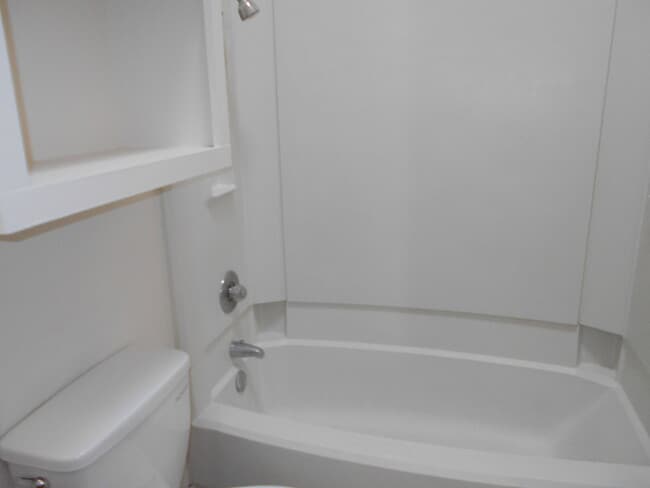 Building Photo - Cute 2/1 - Great area close to TTU!