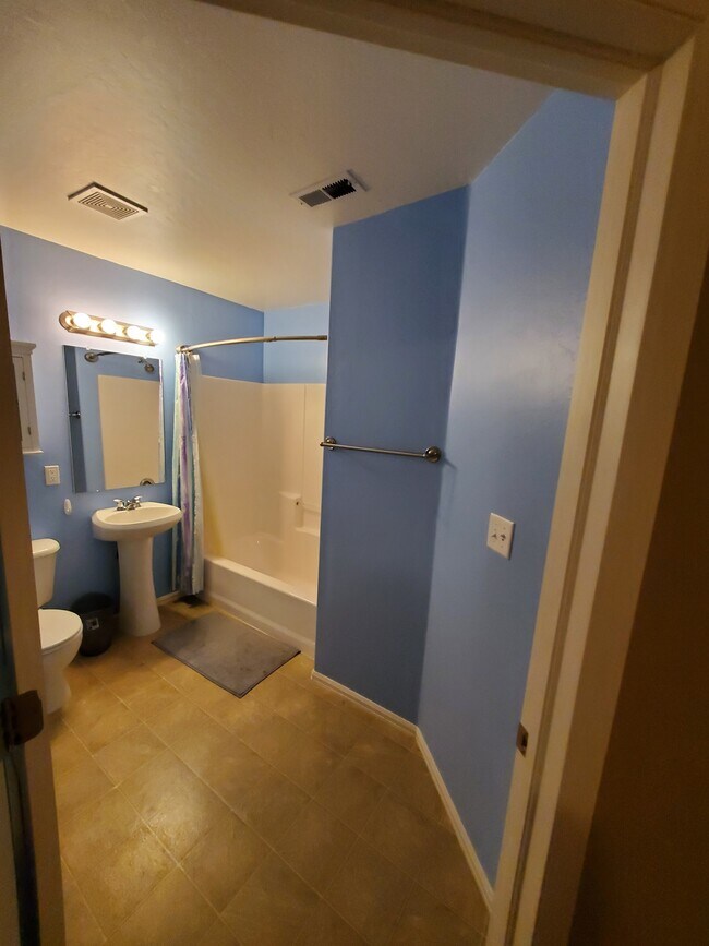 Building Photo - 2476 Orion Way