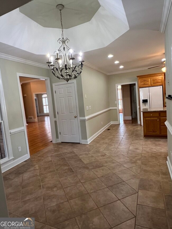 Building Photo - 678 Verney Dr