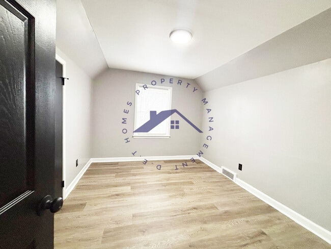 Building Photo - 15100 Whitcomb St