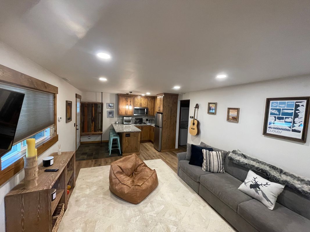 Building Photo - 11869 Deerfield Dr