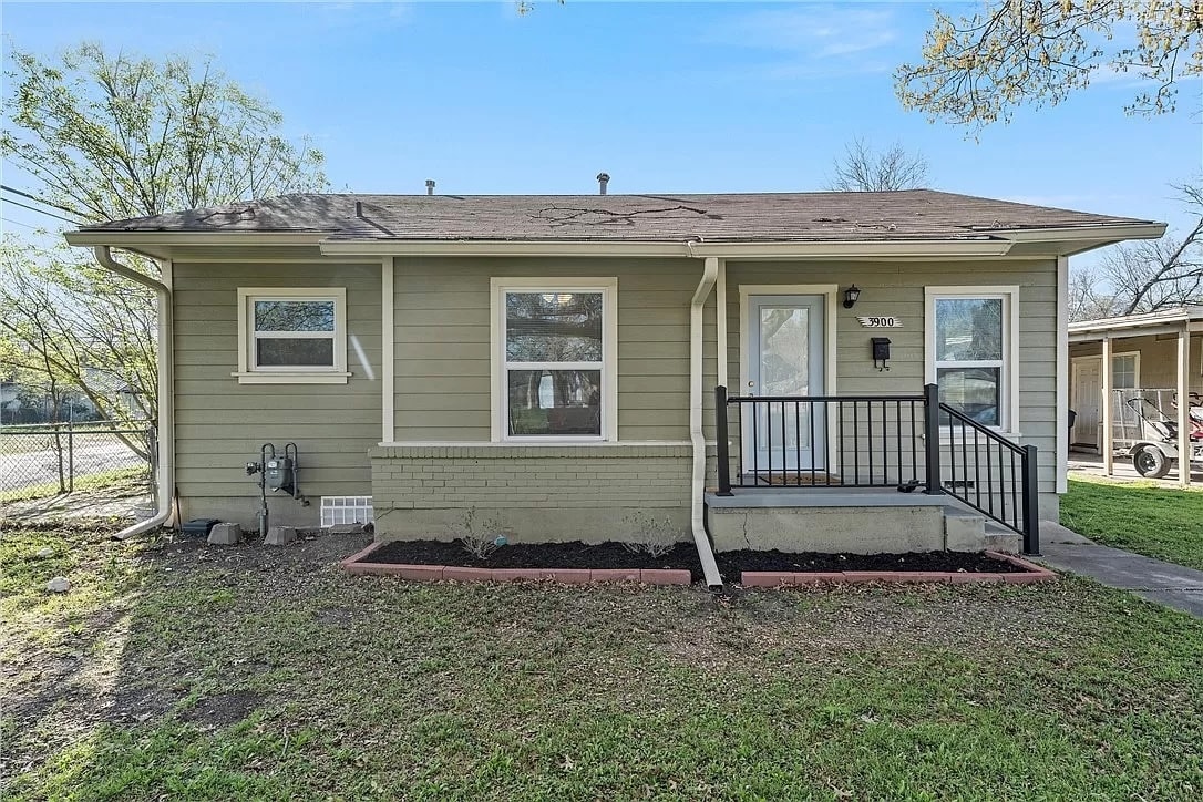 Building Photo - 3900 Leland Ave