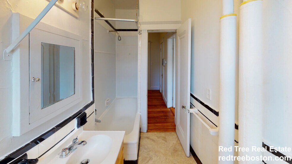 Building Photo - 1810 Commonwealth Ave