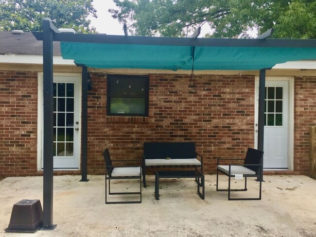 Building Photo - TURN KEY FULLY FURNISHED RENTAL