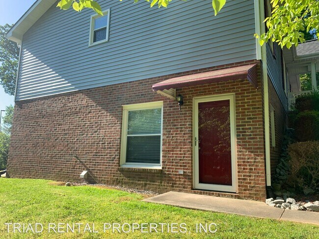 Primary Photo - 2 br, 1.5 bath House - 711 DUBLIN ROAD