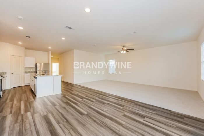 Building Photo - 8336 Sniptoe Dr