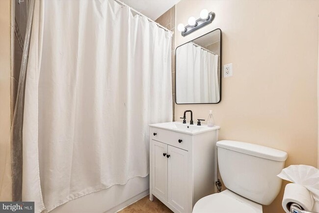 Building Photo - 4808 Fort Totten Dr NE