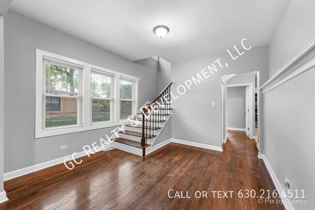 Building Photo - ***  1 / 2 MO FREE RENT / UPDATED 4 BDRM /...