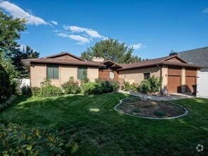 Building Photo - Charming 2bd/1bth | Fully Furnished! | Gre...