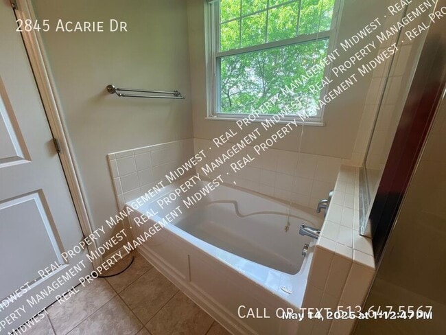 Building Photo - 2845 Acarie Dr