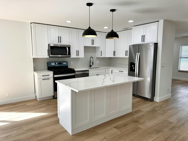 Building Photo - 127 Cordoba Cir