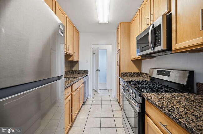 Building Photo - 301 N Beauregard St