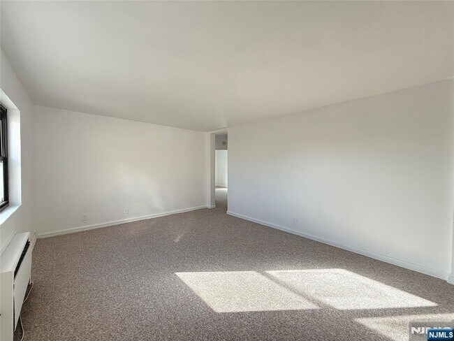 Building Photo - 3031 Edwin Ave